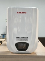 Stabilisateur de tension automatique mural de type relais 5KVA monophasé AC avec protection multiple en stock