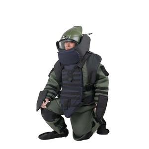 Traje de bomba de seguridad y protección avanzada con sistema de refrigeración que incluye disfraz y casco con sistema de comunicación - Product Image 5