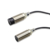 Capteur de proximité inductif E2B-M18KN10-WZ-B1 PNP NO, distance de détection de 10 mm pour l'automatisation industrielle