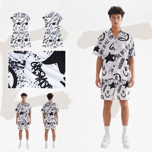 Completo Sportivo Casual da Uomo Trendy Stile Hip Hop con Stampa Graffiti, Camicia e Pantaloncini Larghi, <span class=keywords><strong>Set</strong></span> Estivo Due Pezzi 100% Poliestere - Product Image 4