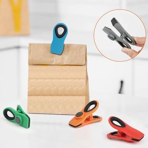 Clips Magnéticos de Plástico Multicolor Personalizados para Cerrar Bolsas de Pan y Aperitivos, Regalos Promocionales Empresariales, Imanes de Plástico para Refrigerador - Product Image 3