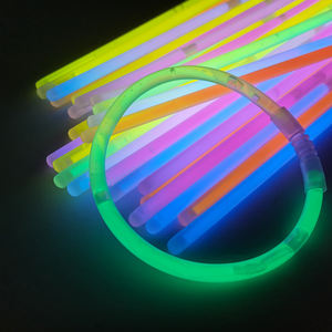 100 cái/gói 8 inch phát sáng trong bóng tối thanh ánh sáng với kết nối ánh sáng lên Vòng đeo tay huỳnh quang cho bên trang trí buổi hòa nhạc Quà Tặng - Product Image 2