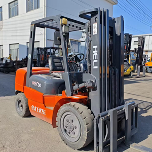 Chariot élévateur diesel/essence d'occasion de 2,5/3/5/7/10/15/16/25/30 tonnes, marques HELI, TCM, KOMATSU, TOYOTA, Kalmar, avec moteur japonais et accessoires. - Product Image 1