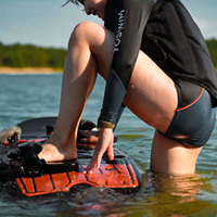 Contrôleur sans fil 3 secondes Changement de batterie Planche de surf électrique Jouet populaire pour adultes Wakeboard