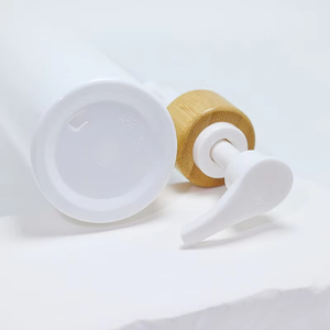 Bouteille en plastique PET recyclable à épaule plate de 300 ml et 500 ml, personnalisable par sérigraphie, pour shampoing et gel douche - Product Image 5