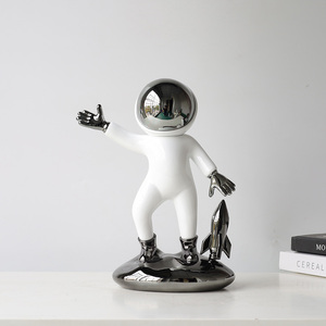 Figurine de fusée de personnage de dessin animé Evelyn, style nordique moderne et minimaliste, objet décoratif mignon pour chambre d'enfant - Product Image 4