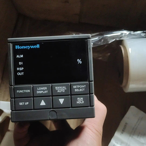 DC3002-0-00A-1-E-0111 UDC3000 ตัวควบคุมดิจิตอลอเนกประสงค์ 120VAC PLC - Product Image 1