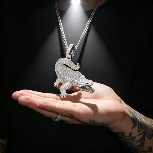 Pendentif Gator personnalisé en 3D, serti de diamants Moissanite créés en laboratoire, en argent sterling S925, collier animalier. - Product Image 1