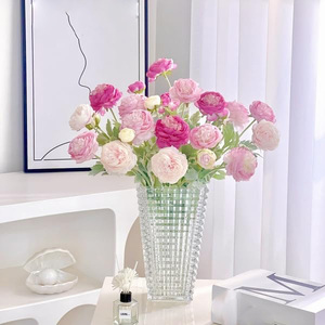 Flores de Ranúnculo Artificiales de Tela de Seda Hechas a Mano, Estilo Nórdico, Realistas, con 3 Cabezas, Decoraciones para Bodas y Día de la Madre - Product Image 6