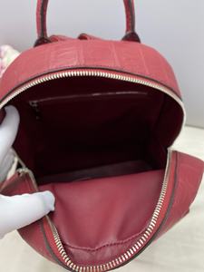 Mochila de cuero genuino para hombre de alta gama, personalizada de fábrica, mochila premium 100% de cuero genuino de cocodrilo con logotipo en lámina dorada - Product Image 3