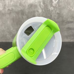 Tazas de Café de Viaje de 30 oz con Logotipo Personalizado, Color Verde Brillante Navideño, Vaso con Asa Chapado en Oro para Grabado Láser - Product Image 4