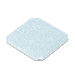 Soucoupe à thé carrée en céramique avec motif de nuages porte-bonheur en relief pour le service de desserts de mariage, porcelaine du Fujian - Product Image 2