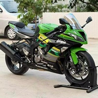 Moto sportive Kawasaki ZX-6R 636cc Supr à essence, 4 cylindres, refroidissement liquide, EFI, haute performance
