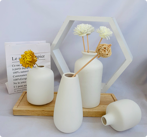 Mini Floreros Modernos al por Mayor para <span class=keywords><strong>Centros</strong></span> <span class=keywords><strong>de</strong></span> <span class=keywords><strong>Mesa</strong></span>, Pequeños Floreros <span class=keywords><strong>de</strong></span> Cerámica Blancos para Flores y Hierba <span class=keywords><strong>de</strong></span> Pampas - Product Image 1