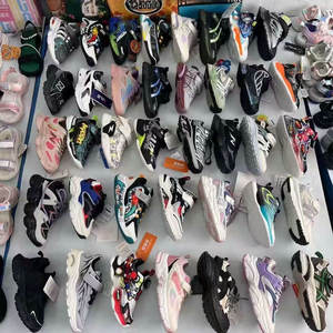 4.5 דולר דגם LLY033 נעליים מידה 26-41 רך ילדים ריצה מלאי סיטונאי נעלי ריצה שחורות עם דפוסים - Product Image 3