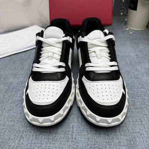 Zapatos Deportivos de Verano 2025 para Hombre, de Lujo, Transpirables, Impermeables, con Suela de Goma Gruesa y Diseño de Clavos, Estilo Skate - Product Image 3