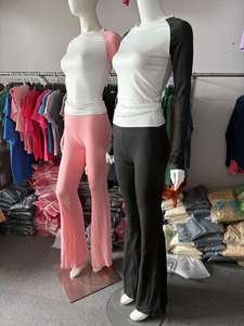 Fabricants de vêtements OEM T-shirt et <span class=keywords><strong>short</strong></span> repliables en <span class=keywords><strong>jersey</strong></span> de <span class=keywords><strong>coton</strong></span> personnalisés 2 pièces ensemble pour femmes vêtements de salon 2025 été - Product Image 5