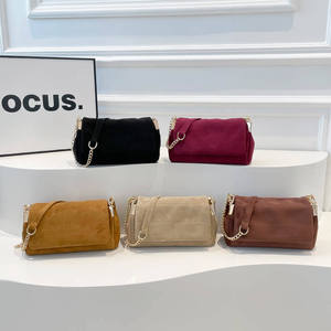 Sac bandoulière élégant 2026 avec rabat décoratif et chaîne, nouvelle collection - Product Image 1