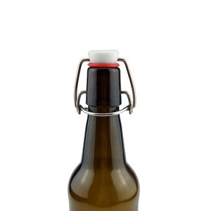 Bouteille de bière en <span class=keywords><strong>verre</strong></span> ambré mat de 50 cl (500 ml) avec bouchon en caoutchouc et clip en <span class=keywords><strong>plastique</strong></span>, emballée en carton - Product Image 3