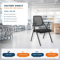 Chaise de formation moderne empilable et pivotante avec accoudoirs, dossier flexible en nylon, assise rembourrée en tissu doux, structure en acier pour la maison/le bureau