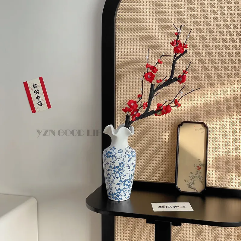 เครื่องประดับห้องนั่งเล่นการจัดดอกไม้ Jingdezhen มะระขนาดเล็กโบราณแจกันเซรามิกพอร์ซเลนสีฟ้าและสีขาวขนาดเล็ก