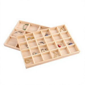 Plateau de présentation et organisateur de bijoux rectangulaire en bois massif haut de gamme pour les bijouteries - Product Image 4