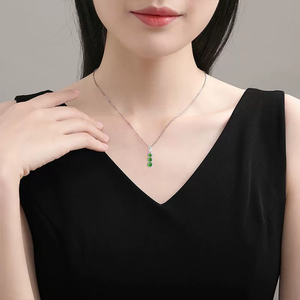 หยกแท้ธรรมชาติ เกรด A สีเขียวหยกทรงถั่ว รูปทรงน้ำแข็ง เกรดเย็น  จี้หยกเงินแท้ S925 สร้อยคอผู้หญิง - Product Image 4