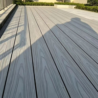 Planche de terrasse en composite bois-plastique (WPC) à double couleur, traitement de surface, revêtement de sol extérieur pour terrasse, jardin, aménagement paysager résidentiel