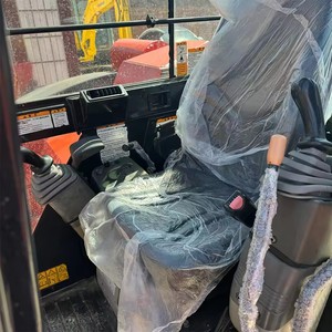 Excavadora Hidráulica Usada Yanmar ViO80 Mini de 8 Toneladas con Giro Cero de Cola, Original de Japón, 2022, Pocas Horas de Uso - Product Image 4