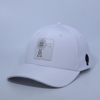 Gorra de béisbol de rendimiento para exteriores, blanca, con parche de cuero Windmill, logotipo de PVC y goma de trigo, y tela Ripstop