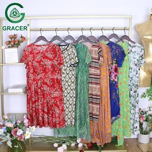 Vestidos Largos de Verano para Mujer de Segunda Mano, Coloridos, de Poliéster, Ligeros y Transpirables, Estilos Variados, Marca Gracer, Venta al Por Mayor, 45 kg - Product Image 1