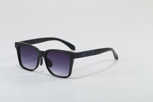 2026 Fashion Trendy Custom Logo <b>Frame</b> UV400 Sunglasses Black <b>Frame</b> Shades for Women and Men - Product Image 4