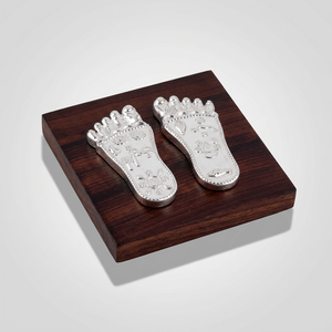 Idole religieuse hindoue Shree Krishna Charan Paduka Lotus Feet plaquée argent de 3 pouces, décoration pour la maison et le temple, cadeau de mariage - Product Image 1