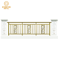 Rampe d'escalier moderne en métal noir et aluminium Beau design pour terrasse de villa et balcon Système de rambarde de pont décoratif
