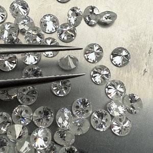 Pietra di Moissanite a Doppio Foro 3mm-6.5mm, Foro da 0.7mm, Colore Bianco D, Forma Rotonda, Gemme Sciolte di Moissanite - Product Image 5