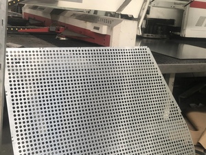 Tôle perforée en alliage d'aluminium, motif de trous personnalisé 2-10 mm, design de trous ronds, carrés ou fendus <span class=keywords><strong>pour</strong></span> la décoration et la filtration - Product Image 2