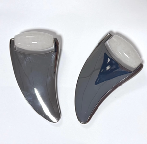 Produits de beauté au design original et tendance : Rouleau de jade double action et Gua Sha en métal pour l'anti-âge et la détoxification - Product Image 6