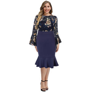 Abito Sexy a Sirena con Maniche Lunghe a Campana, Collo Tondo e Inserti in Pizzo, Taglie Forti per Donne - Product Image 5