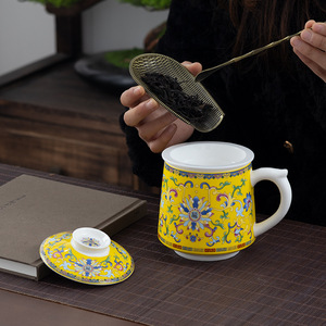 Tasse à thé en céramique émaillée Puyu avec couvercle, motif floral jaune, grande capacité, pour le bureau et la maison - Product Image 3