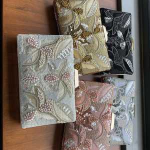 Pochette de Soirée de Luxe Nouvelle Conception Broderie Femme Mariage Fête Bijoux de Mariée Sac à Main Léger Carré Moderne Tissu Perles - Product Image 4