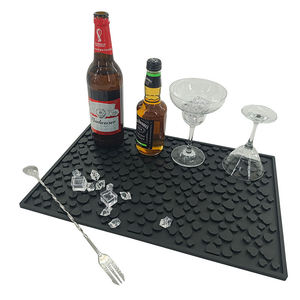 แผ่นรองอุปกรณ์ทำผม PVC สีดำ หลายช่อง กันลื่น กันน้ำมัน สำหรับสถานีทำงานร้านเสริมสวย จัดระเบียบอุปกรณ์จัดแต่งทรงผม - Product Image 1