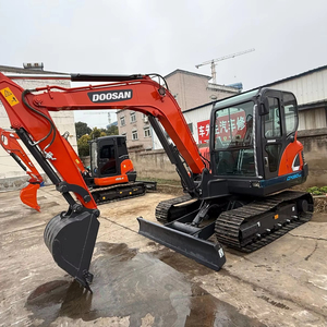 Excavatrice d'occasion Doosan DX60-9C, 6 tonnes, petite pelle hydraulique sur chenilles, d'origine coréenne Doosan, bon état, faible nombre d'heures de fonctionnement - Product Image 1
