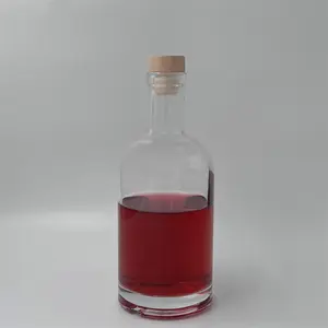 Estilo nórdico vacío redondo Kombucha cerveza agua soda licor licores 700ml vodka botellas de vidrio con tapón de corcho