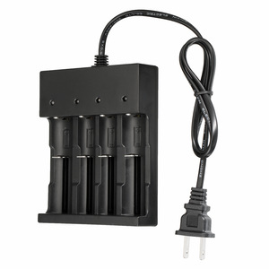 Chargeur de batterie au lithium 18650 à quatre emplacements, station de charge pour lampe torche haute puissance 26650 avec prise US, entrée 100-240V - Product Image 2