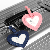 Étiquette de bagage créative et colorée en cuir PU en forme de cœur, multifonctionnelle, avec impression de logo personnalisé, pour l'embarquement