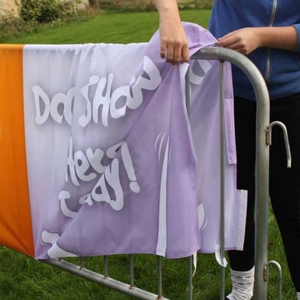 Barrière de police Premium Caution Warp Barrière de rue pour piétons Bannières et couvertures pour la publicité de marque Événements de masse - Product Image 4