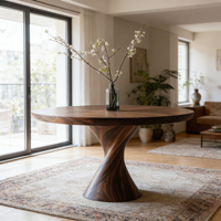 Table à manger ronde en bois naturel minimaliste avec base en spirale pour les intérieurs de maison Wabi-Sabi et Japandi