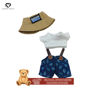Peluche Teddy ISLAND sous licence mondiale, petite poupée en peluche tendance avec accessoires vestimentaires assortis pour poupées de 17 cm - Product Image 4