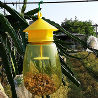Bouteille en plastique jaune de piège de phéromone de sexe de mouche de fruit avec le leurre spécifique pour l'attrape-insecte de masse