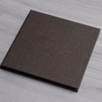 Boîte d'emballage USB pour mariage Taille personnalisée Logo en relief Étui USB pliable pour mariage avec photo insérable